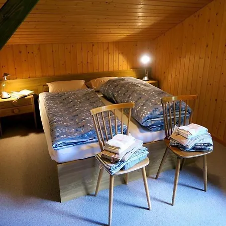 Nora 5 Bett Apartment